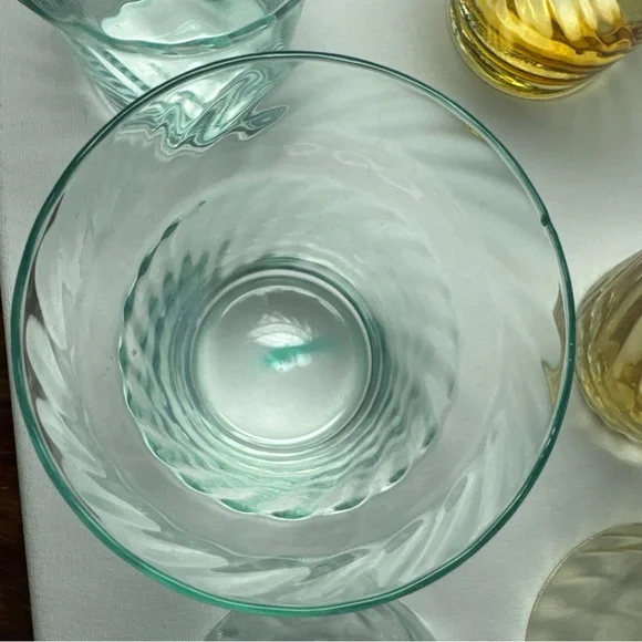 Set Of 6 ANTHROPOLOGIE Glasses 3 Green & 3 Amber Swirl Picnic Juice 3.75” EXC! - Picture 14 of 16